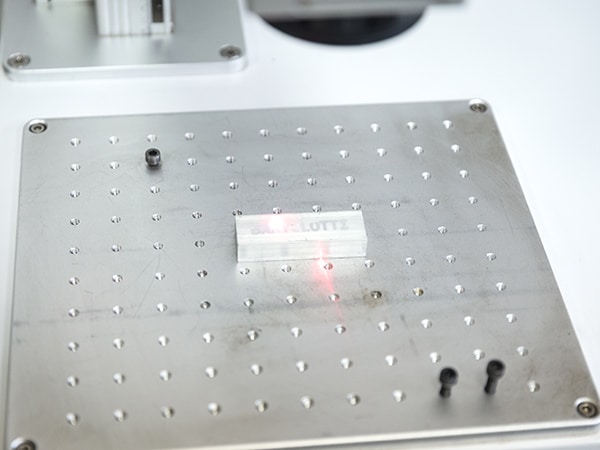 realizziamo-marcatura-laser